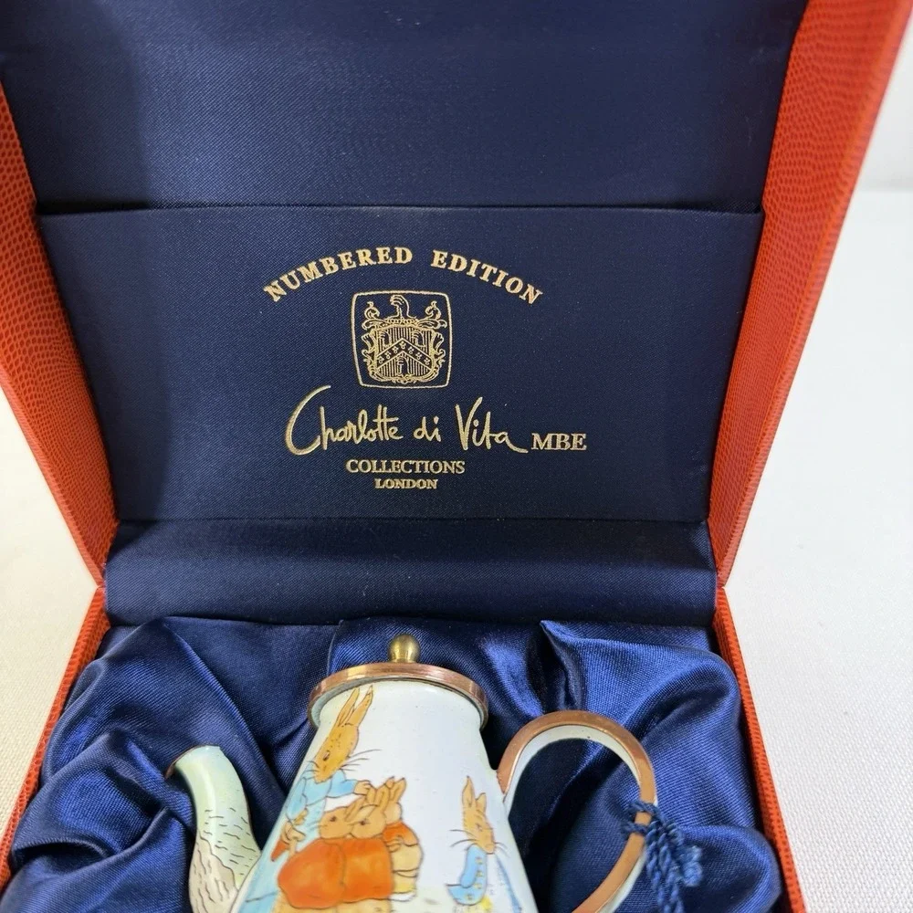 Vintage Charlotte Di Vita Peter Rabbit Miniature Tea Pot London 2001-2002 #BP003